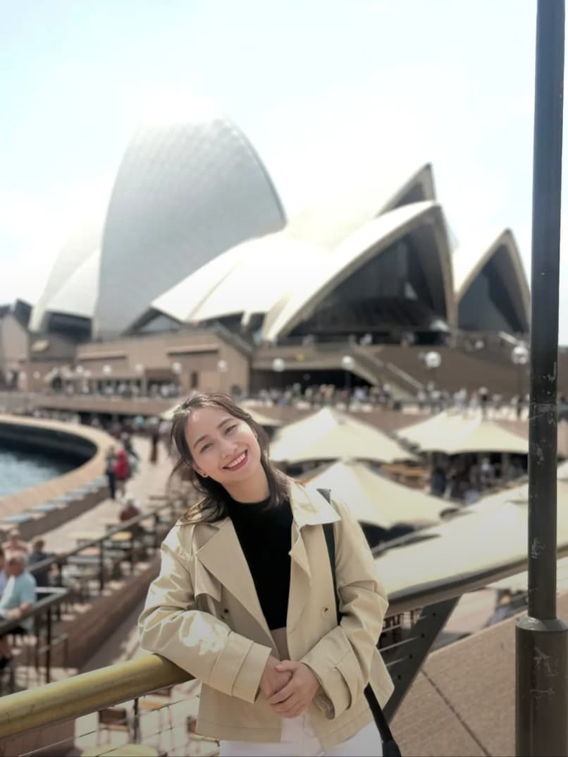 Teacher Changchang at the Sydney Opera House